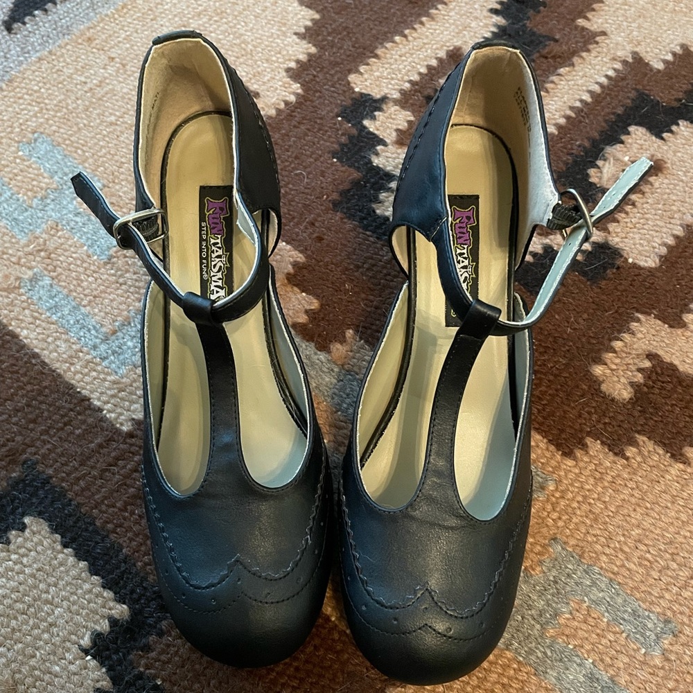 Black faux leather flapper heels